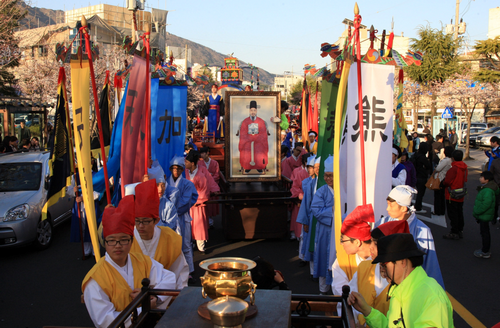 镇海军港祭