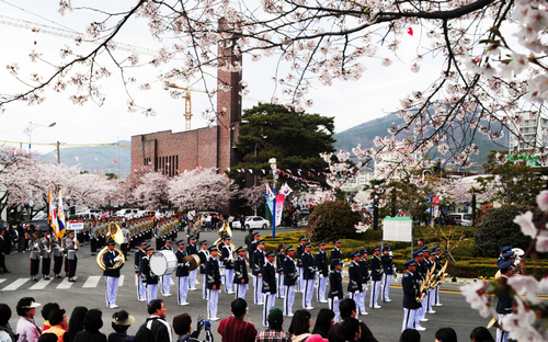 镇海军港祭