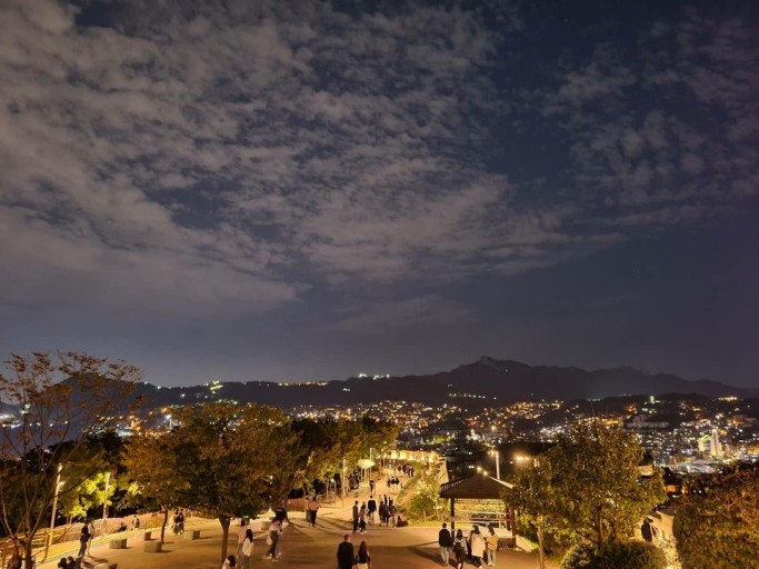 首尔骆山公园夜景